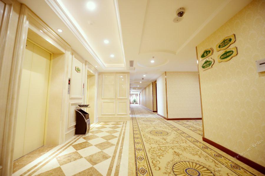 Vienna Jiading New Hotel