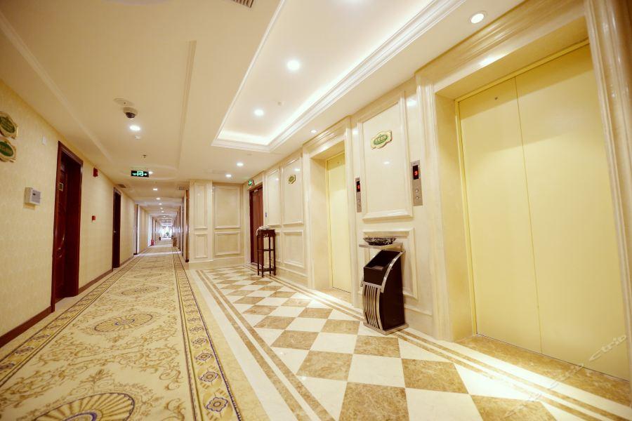 Hotel Vienna Jiading New 3*